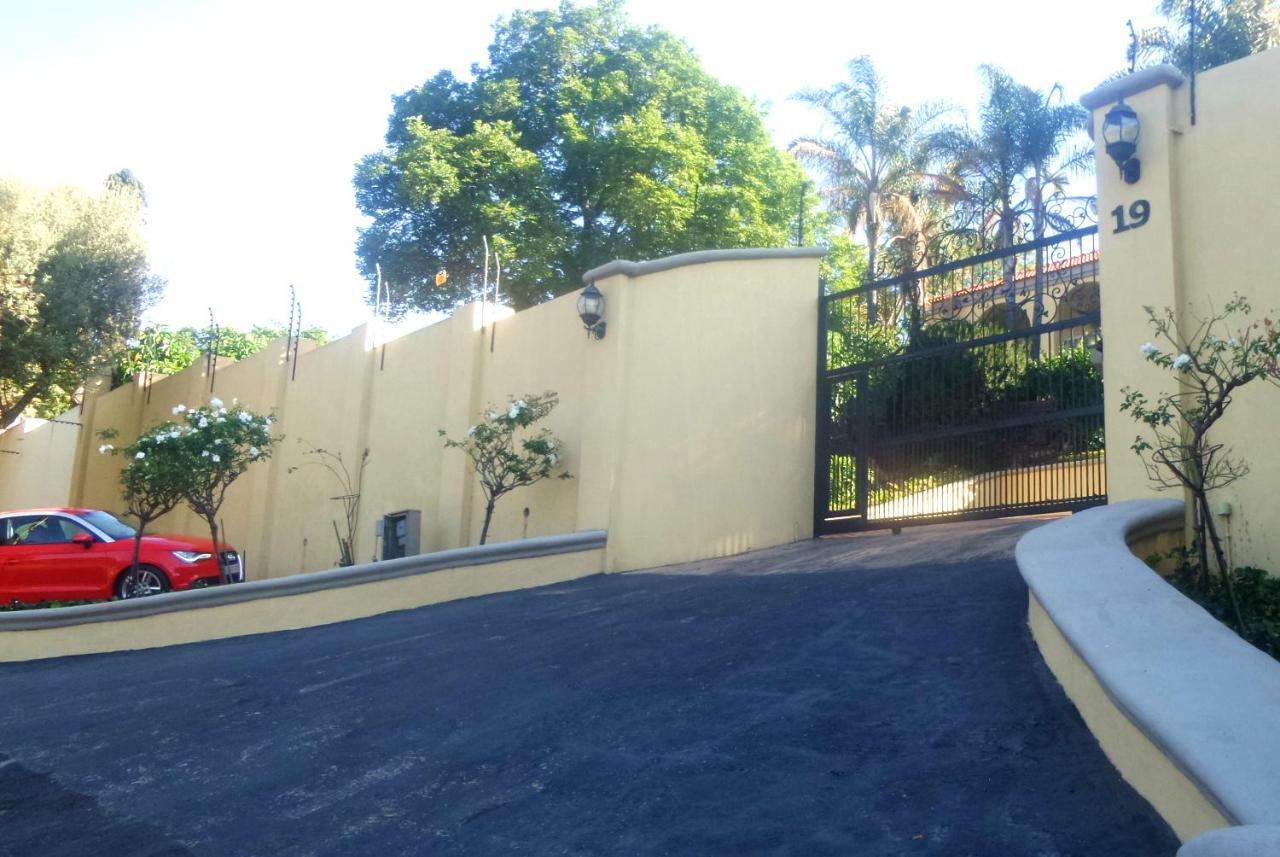 Tdm'S Boutique Guest House Pretoria Luaran gambar